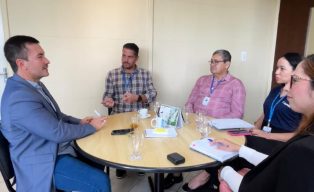 Reunião entre PGE e FAPERR